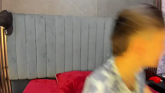 Snapshot of _Hannah_Hot chatting on February 19, 1:45 am Hannah Hot online show from February 19, 1:45 am