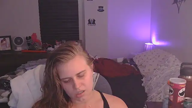 Snapshot of Sexyblonde12344 chatting on September 16, 6:31 pm Sexyblonde12344 online show from September 16, 6:31 pm