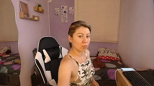 luna desiree online show from March 25, 10:38 pm