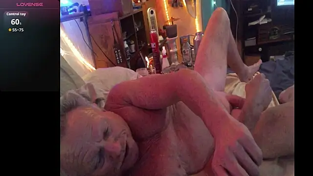 Pussyeat2please online show from April 7, 7:42 am