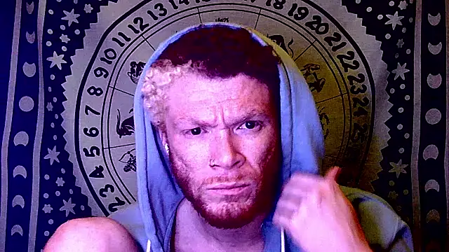 Snapshot of jinjasnack chatting on April 6, 9:27 pm jinjasnack online show from April 6, 9:27 pm