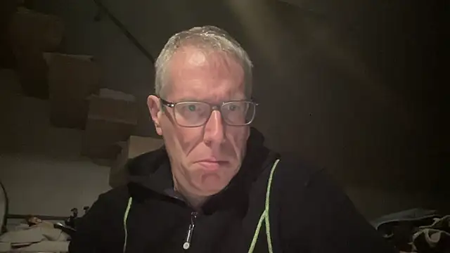 Snapshot of choupipat1 chatting on October 6, 10:51 pm choupipat1 online show from October 6, 10:51 pm