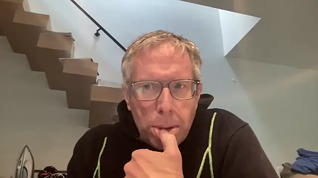 choupipat1 online show from December 3, 11:52 am