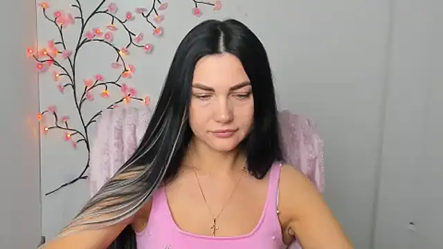 Lune Moon online show from March 5, 6:31 am