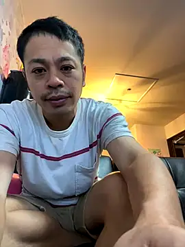 Snapshot of muut1215 chatting on October 20, 3:56 pm muut1215 online show from October 20, 3:56 pm