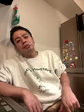 Snapshot of muut1215 chatting on November 10, 4:17 pm muut1215 online show from November 10, 4:17 pm