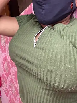Snapshot of Priyajaanbaby chatting on July 12, 5:26 pm Priyajaanbaby online show from July 12, 5:26 pm