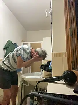 Snapshot of sasatimido chatting on September 9, 4:12 am sasatimido online show from September 9, 4:12 am