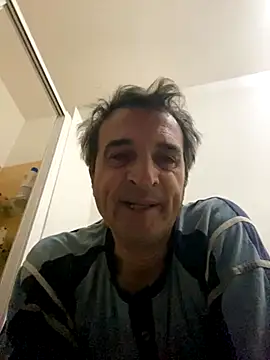 Snapshot of sasatimido chatting on October 24, 3:58 am sasatimido online show from October 24, 3:58 am