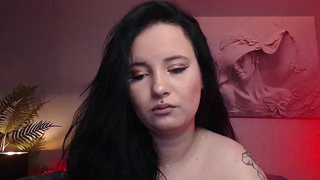 Snapshot of MikaSnake chatting on September 20, 9:49 pm MikaSnake online show from September 20, 9:49 pm