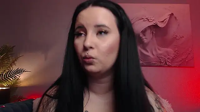 Snapshot of MikaSnake chatting on September 21, 8:21 pm MikaSnake online show from September 21, 8:21 pm