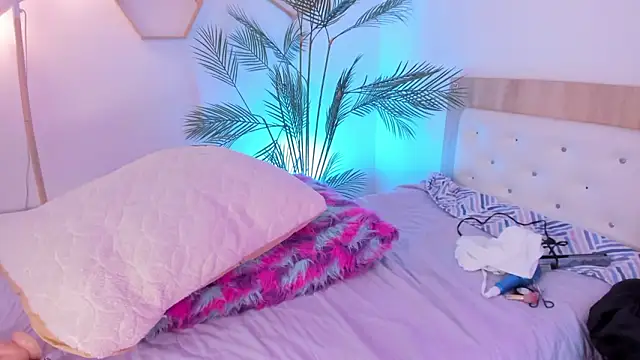 Hadid Jimenez  online show from March 9, 7:40 pm