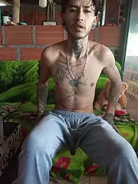 Snapshot of Tattoboy19cm chatting on April 21, 2:12 pm Tattoboy19cm online show from April 21, 2:12 pm