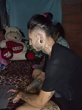 Snapshot of Tattoboy19cm chatting on April 23, 3:30 am Tattoboy19cm online show from April 23, 3:30 am
