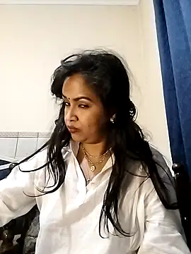 cute indianxo online show from February 28, 3:18 am