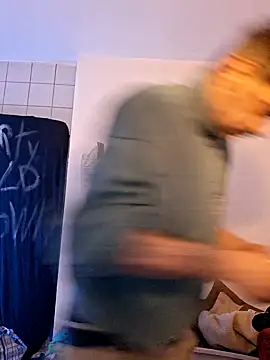 Snapshot of a7ex chatting on December 22, 11:54 am a7ex online show from December 22, 11:54 am