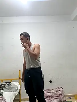 Snapshot of Naymik911 chatting on October 18, 2:25 am Naymik911 online show from October 18, 2:25 am