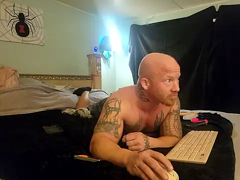 Snapshot of AntMeich6969 chatting on October 13, 12:43 am AntMeich6969 online show from October 13, 12:43 am