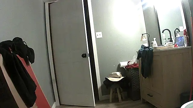 Snapshot of lovemedirty chatting on October 16, 7:42 am lovemedirty online show from October 16, 7:42 am