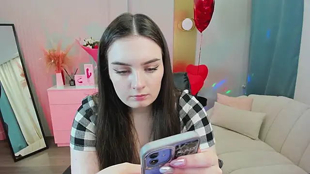 Snapshot of _Shy_Jenny_ chatting on April 24, 1:08 am Shy Jenny online show from April 24, 1:08 am