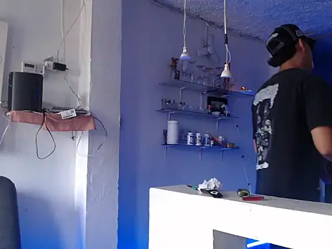 Snapshot of dani_titan320 chatting on November 13, 6:18 pm dani titan320 online show from November 13, 6:18 pm