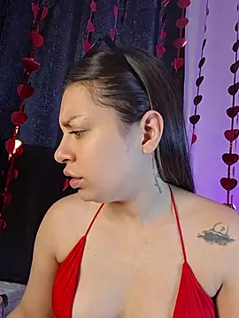 AmaiaSalvatore online show from February 14, 9:55 pm