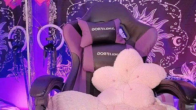 Gaia Gatex online show from February 17, 12:45 pm