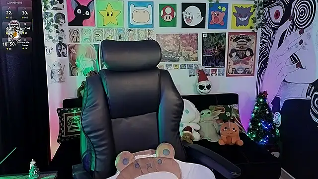 Yuhwan  online show from December 22, 3:31 pm