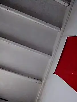 Snapshot of Themaskedgirl21 chatting on January 17, 11:48 am Themaskedgirl21 online show from January 17, 11:48 am