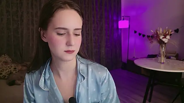 LucyRose3 online show from March 2, 3:52 am