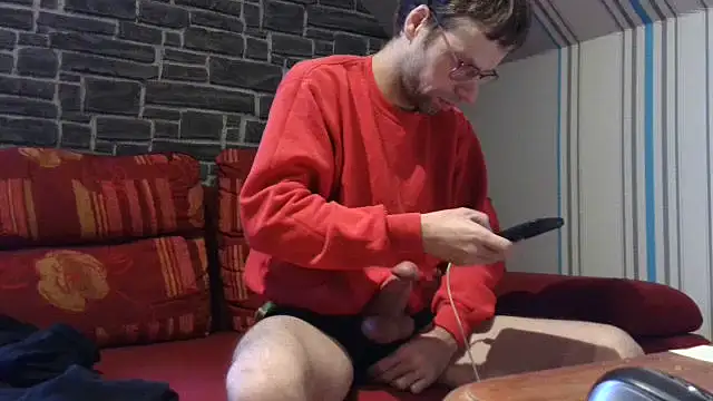 Snapshot of vers92_seb chatting on October 28, 8:18 am vers92 seb online show from October 28, 8:18 am