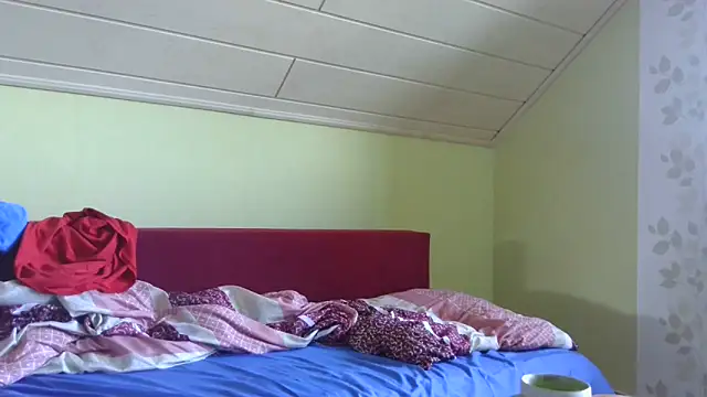 Snapshot of vers92_seb chatting on May 25, 7:14 am vers92 seb online show from May 25, 7:14 am
