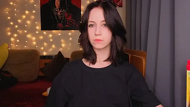 Snapshot of zaebali_ chatting on March 13, 3:29 pm zaebali online show from March 13, 3:29 pm