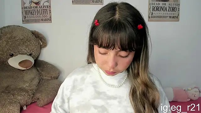 Snapshot of emma_grays2 chatting on April 25, 5:10 am emma grays2 online show from April 25, 5:10 am