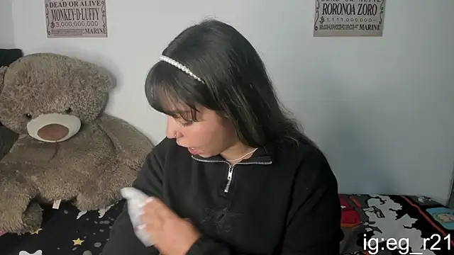 Snapshot of emma_grays2 chatting on May 6, 8:08 am emma grays2 online show from May 6, 8:08 am