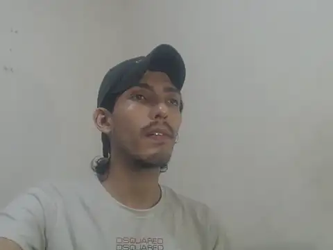 Snapshot of snackontime18 chatting on May 27, 3:03 am snackontime18 online show from May 27, 3:03 am