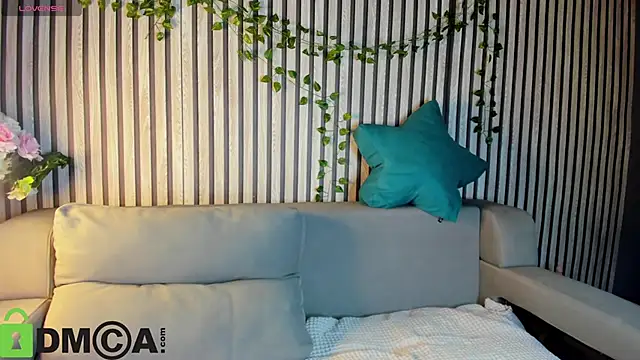 Casey Sweeet online show from December 5, 9:29 am