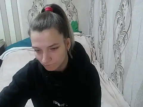 Snapshot of AlissaClark chatting on October 27, 8:57 pm AlissaClark online show from October 27, 8:57 pm