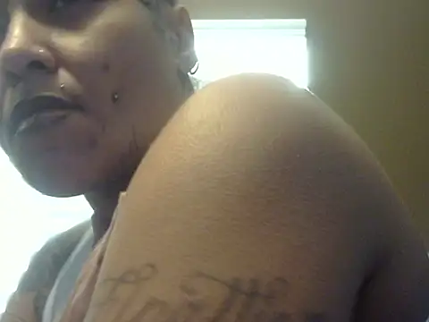 Snapshot of Flossee chatting on October 6, 2:14 pm Flossee online show from October 6, 2:14 pm