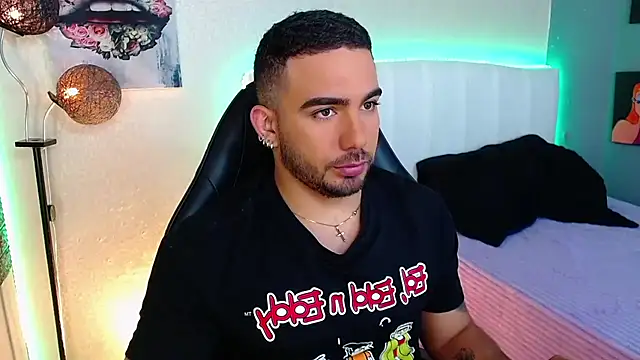adamhairy online show from May 25, 7:09 pm