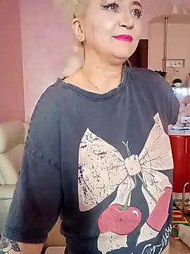 SquirtMilf00 online show from March 11, 4:18 am