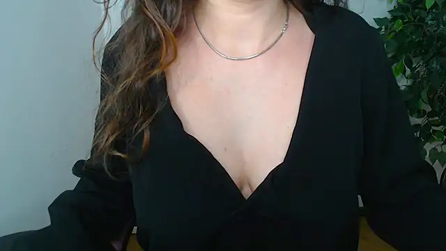 Snapshot of Erika_bestboobs chatting on September 19, 6:19 pm Erika bestboobs online show from September 19, 6:19 pm