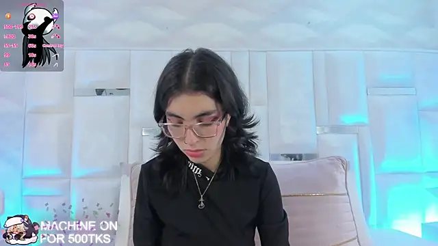 Im Molly Angel online show from January 10, 8:10 pm