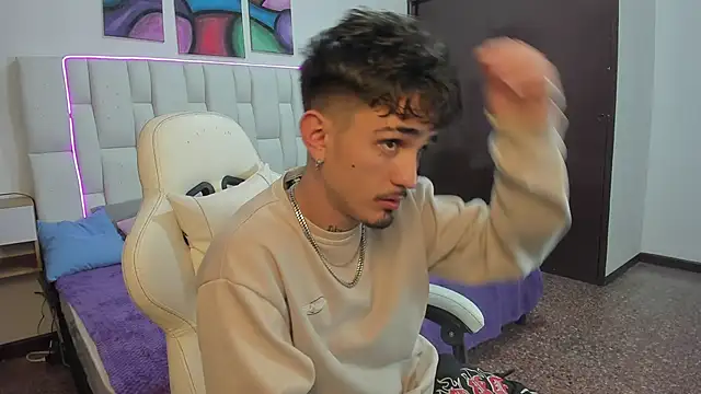 nextboywell1 online show from April 7, 3:07 am