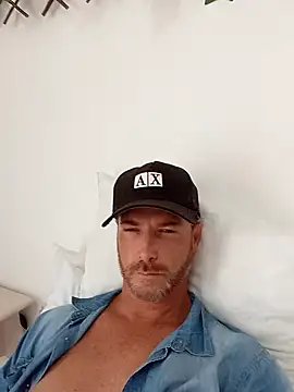 Snapshot of Loiroatv36 chatting on February 9, 4:00 pm Loiroatv36 online show from February 9, 4:00 pm