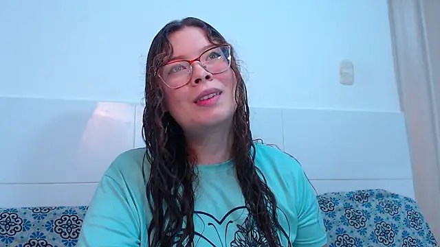 Snapshot of zoewhite2 chatting on November 29, 9:07 pm zoewhite2 online show from November 29, 9:07 pm