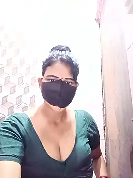Snapshot of varnika chatting on April 11, 8:13 pm varnika online show from April 11, 8:13 pm