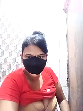 Snapshot of varnika chatting on April 18, 10:52 am varnika online show from April 18, 10:52 am