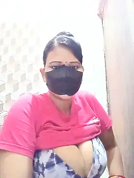 Snapshot of varnika chatting on May 17, 9:38 am varnika online show from May 17, 9:38 am