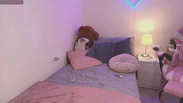 IsabelCortes online show from December 3, 3:36 am